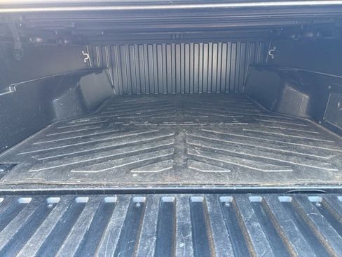 Used 2022 Toyota Tacoma Limited image 15