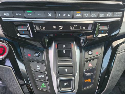 Certified 2025 Honda Odyssey Touring image 18