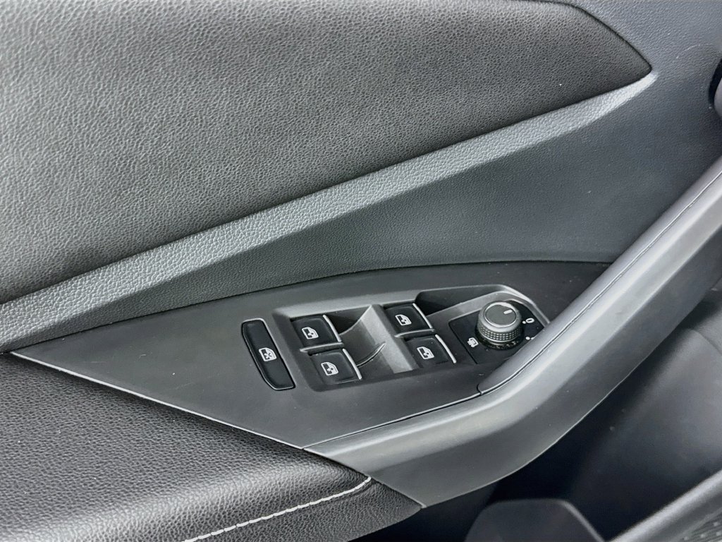 Used 2025 Volkswagen Jetta Sport FWD image 17