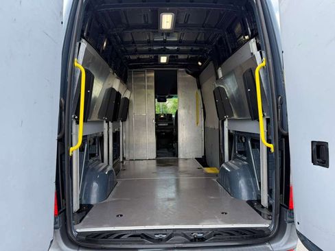 Used 2019 Mercedes-Benz Sprinter 144 image 38