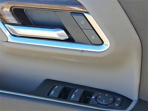 Used 2024 Chevrolet Silverado 2500 LT image 20