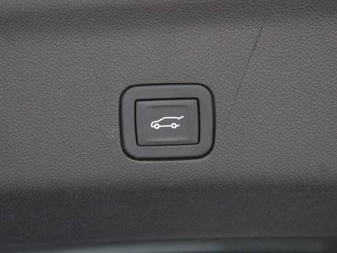 Used 2025 Chevrolet Tahoe High Country AWD/4WD image 53