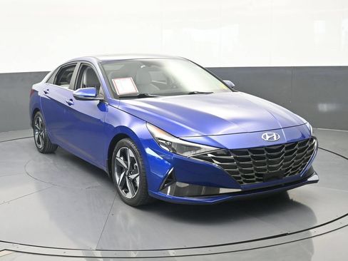 Used 2023 Hyundai Elantra Limited FWD image 9
