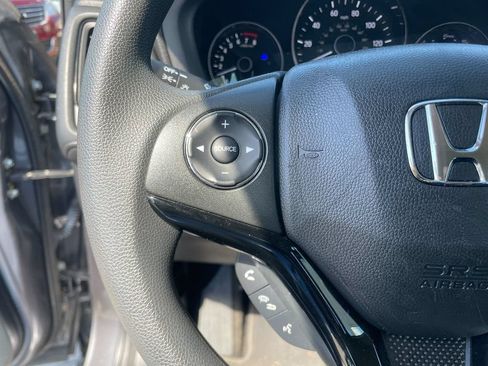 Used 2018 Honda HR-V LX image 16