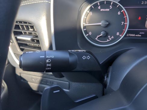 Used 2023 Nissan Rogue S AWD/4WD image 46