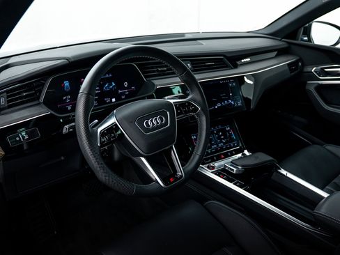 Used 2023 Audi e-tron S Premium Plus AWD/4WD image 9