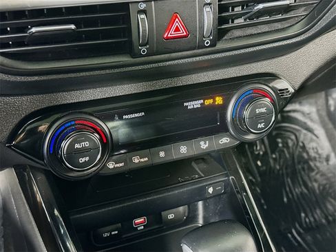 Used 2023 Kia Forte GT-Line w/ GT-Line Premium Package image 16