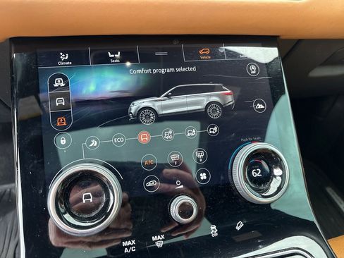 Used 2019 Land Rover Range Rover Velar R-Dynamic SE AWD/4WD image 24