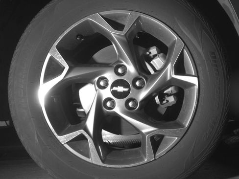 Used 2025 Chevrolet Trax LT FWD image 13