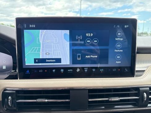 Used 2024 Lincoln Corsair AWD w/ Equipment Group 101A image 21