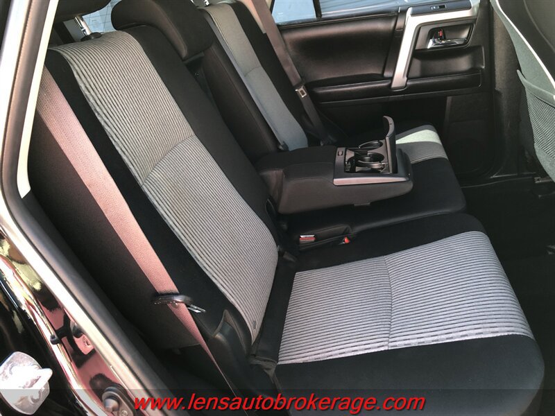 Used 2015 Toyota 4Runner SR5 AWD/4WD image 21