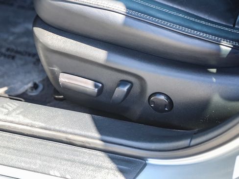 Used 2016 Toyota Camry XLE FWD image 19