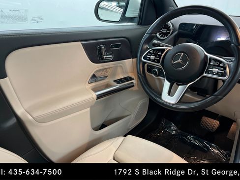 Certified 2022 Mercedes-Benz GLA 250 4MATIC w/ Premium Package Lite image 11