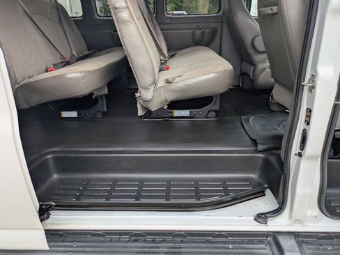 Used 2023 Chevrolet Express 3500 LS RWD image 23