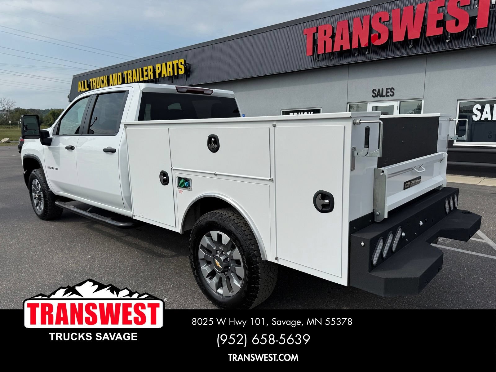 Used 2025 Chevrolet Silverado 2500 Custom w/ Custom Value Package AWD/4WD image 3