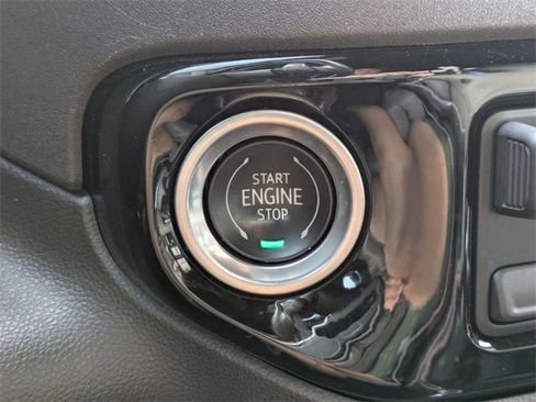 Used 2023 GMC Sierra 1500 SLT w/ SLT Premium Plus Package image 30