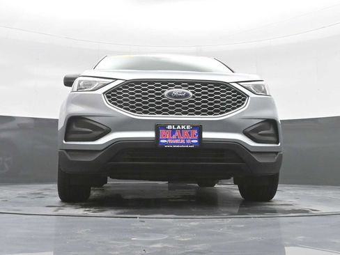 Used 2023 Ford Edge SE image 30