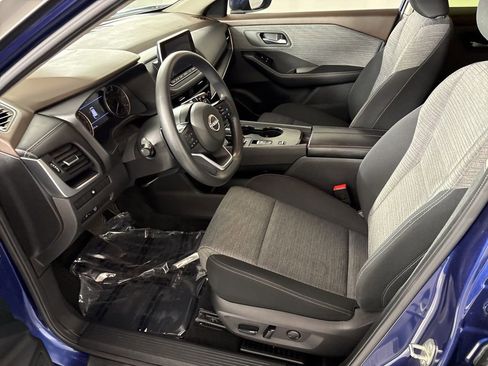 Used 2023 Nissan Rogue SV image 25