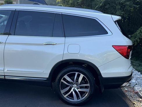 Used 2016 Honda Pilot Touring image 3