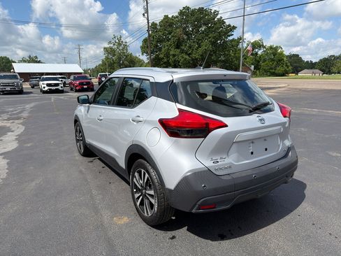 Used 2020 Nissan Kicks SV FWD image 7