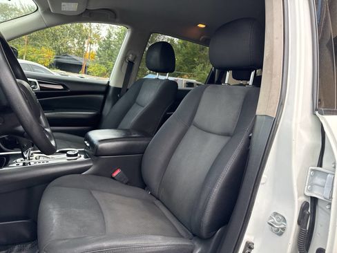 Used 2018 Nissan Pathfinder S image 11