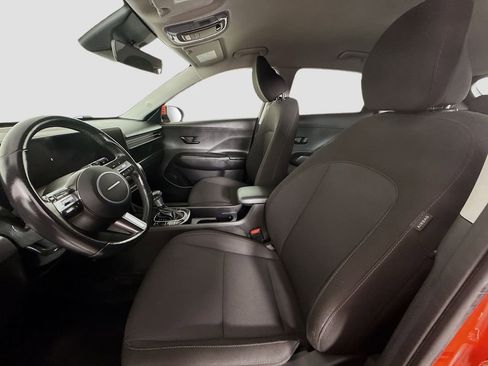 Used 2025 Hyundai Kona SEL image 12