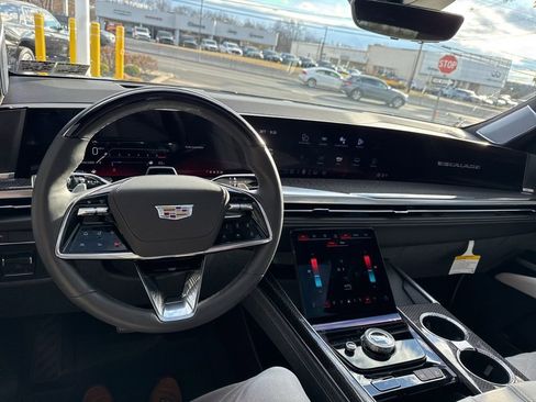 Used 2025 Cadillac Escalade V image 42