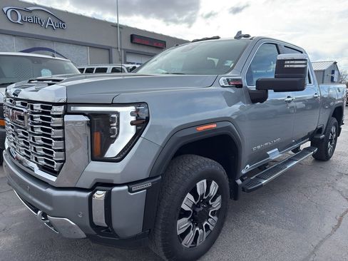 Used 2024 GMC Sierra 2500 Denali w/ Denali Reserve Package image 2