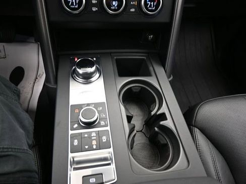 Used 2020 Land Rover Discovery Landmark AWD/4WD image 11