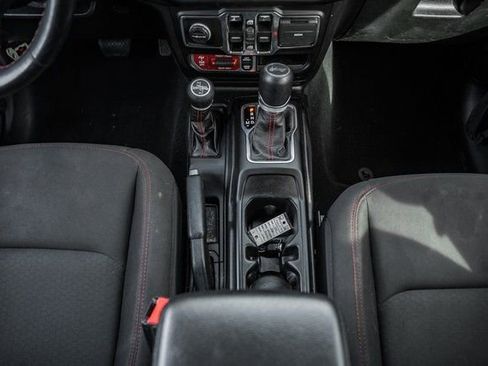 Used 2021 Jeep Wrangler Unlimited Rubicon AWD/4WD image 40