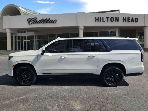 Used 2023 Cadillac Escalade ESV Sport w/ LPO, ONYX Package AWD/4WD image 3