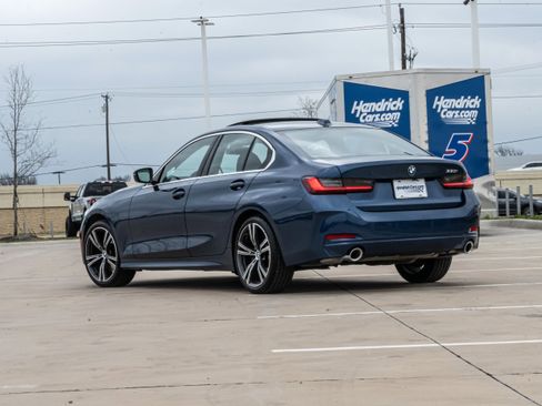 Certified 2024 BMW 330i 330i w/ Premium Package image 3