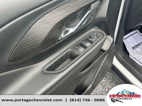Used 2024 GMC Terrain SLE FWD image 13