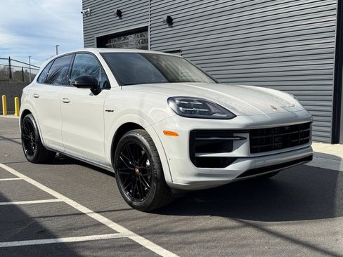 New 2026 Porsche Cayenne E-Hybrid image 9