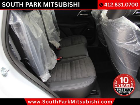 New 2026 Mitsubishi Outlander SE image 16