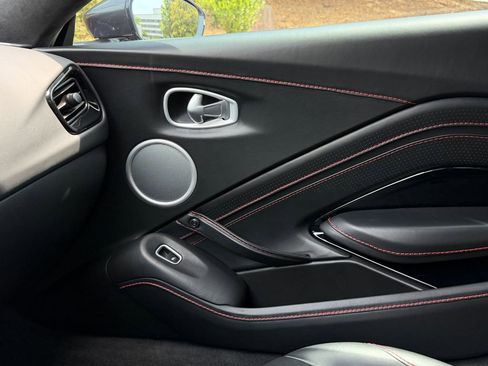 Used 2020 Aston Martin V8 Vantage Coupe RWD image 35