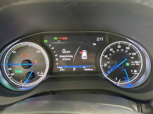 Used 2024 Toyota Venza LE image 18