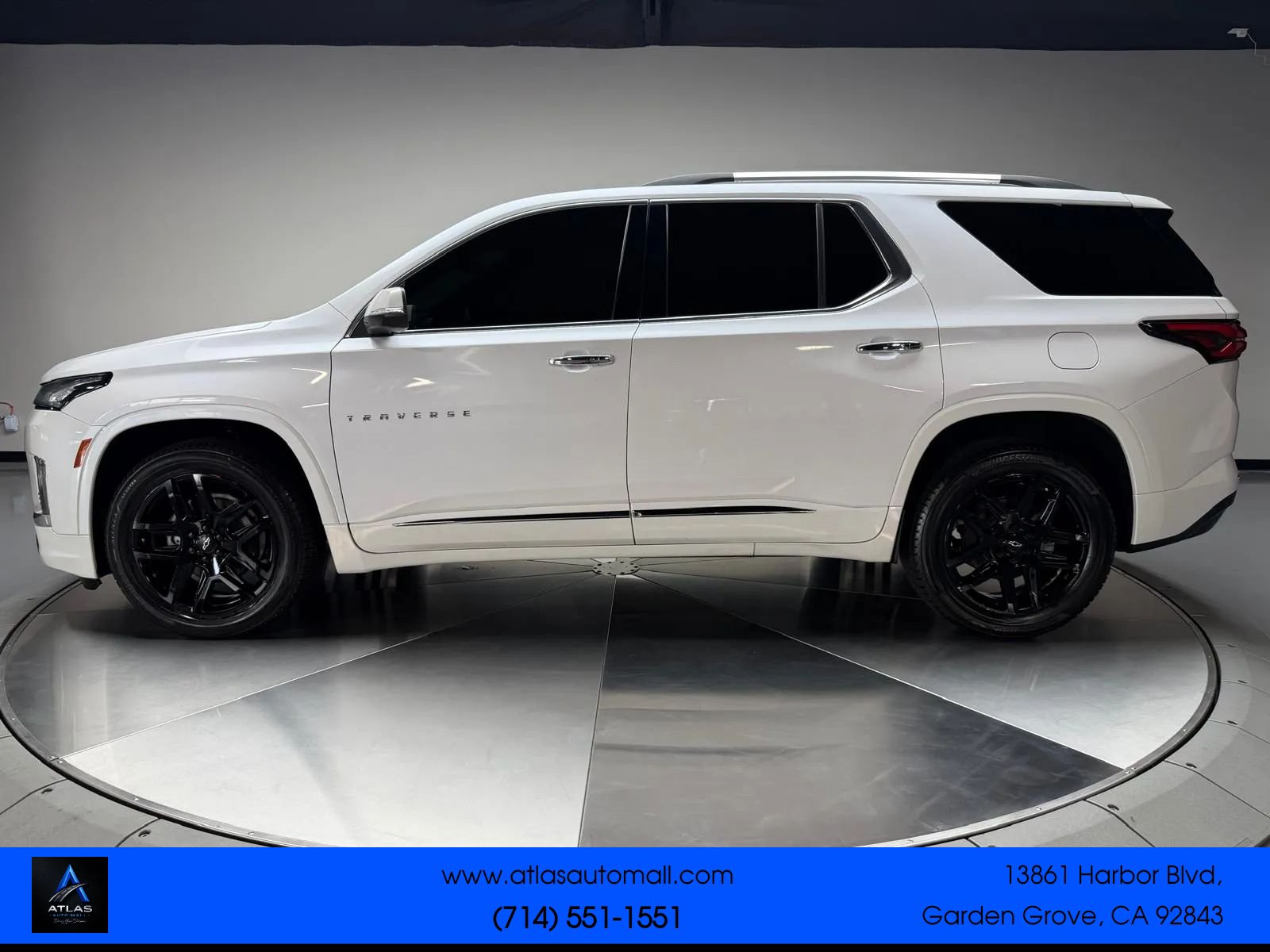 Used 2022 Chevrolet Traverse Premier w/ LPO, Floor Liner Package FWD image 4