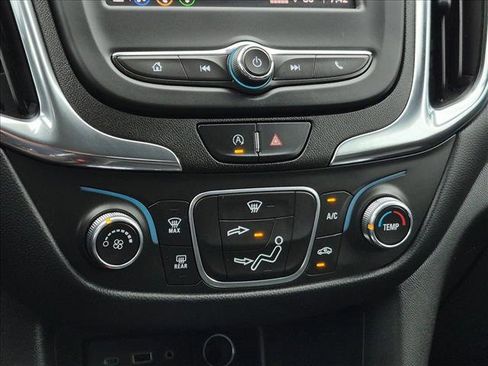 Used 2022 Chevrolet Equinox LT FWD image 14