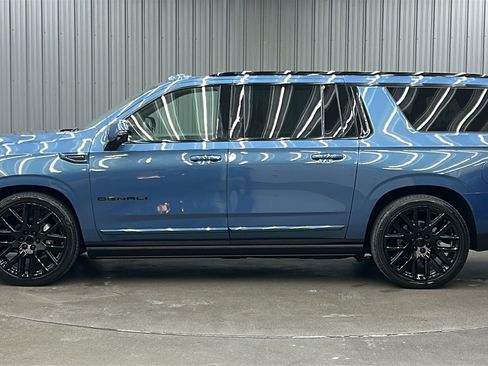 Used 2025 GMC Yukon XL Denali Ultimate image 2