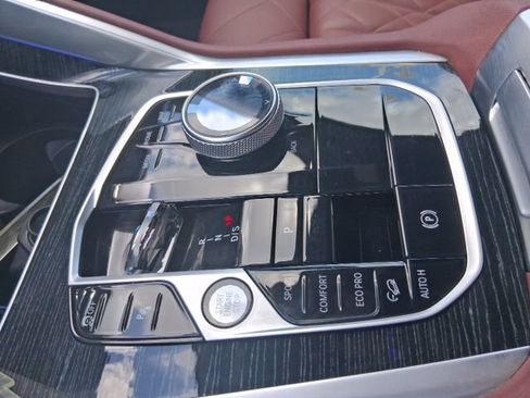 Used 2024 BMW X6 xDrive40i w/ Executive Package AWD/4WD image 3