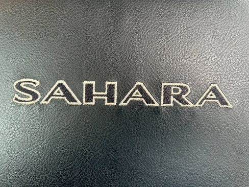 Used 2016 Jeep Wrangler Sahara AWD/4WD image 38
