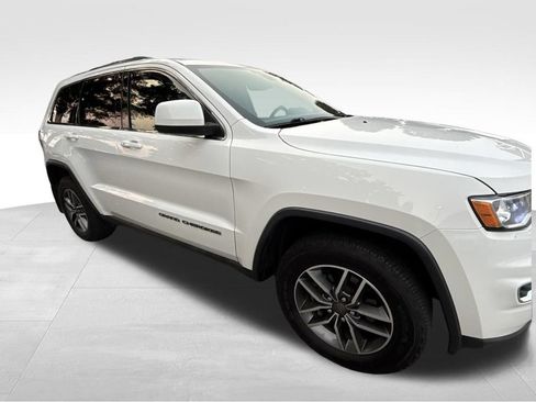 Used 2019 Jeep Grand Cherokee Laredo w/ Laredo X Package AWD/4WD image 10