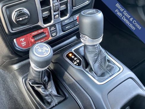 Used 2025 Jeep Gladiator Rubicon AWD/4WD image 29