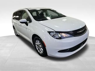 Used 2023 Chrysler Voyager LX video 2