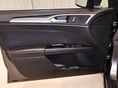 Used 2013 Ford Fusion SE FWD image 10
