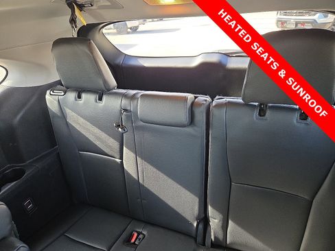 Used 2024 Toyota Highlander XLE image 11