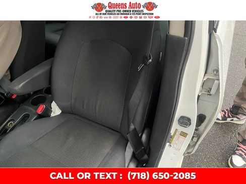 Used 2013 Nissan Versa SV image 8