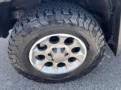 Used 2012 Toyota FJ Cruiser 4WD w/ Upgrade Pkg image 8