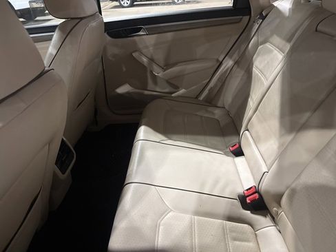 Used 2017 Volkswagen Passat 1.8T SE w/ SE Lighting Package image 5